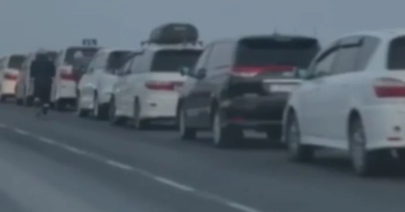Атырауда жүргізушілер жол полициясының әрекетіне байланысты жаппай трассаға шықты