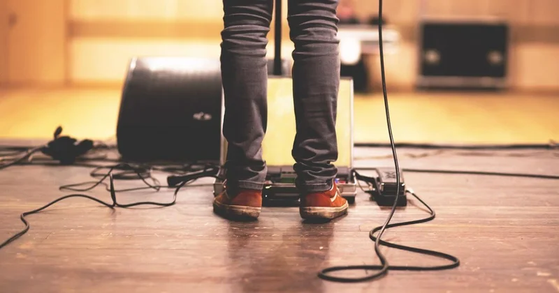 Стендап комика арестовали в Семее