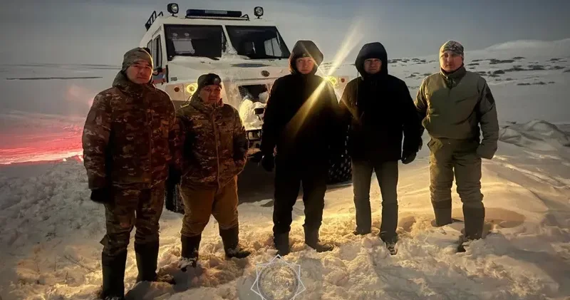 Ақтөбе облысында қарда жүретін көлікпен жүрген ер адам табылды