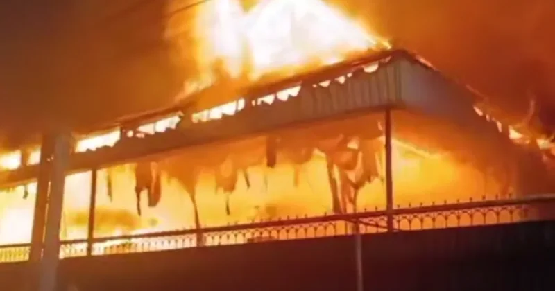 Масштабный пожар вспыхнул ночью в Алматы