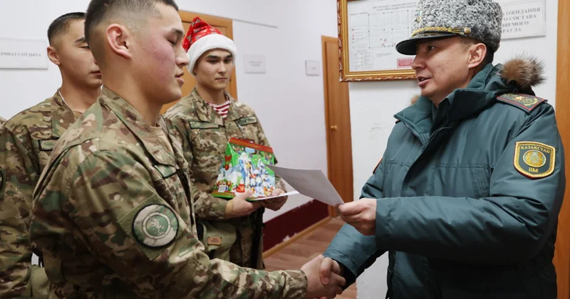 Ұлттық ұланның жеке құрамы Жаңа жылды жауынгерлік бекетте қарсы алды