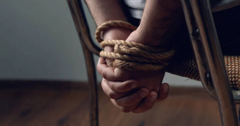 Адам ұрлау болмағандай көрсетіп отыр : Түркістандағы қыз алып қашу ісін бойжеткеннің туыстары әділ тергеуді сұрайды