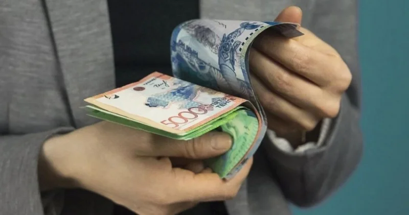 Жалақы жай басып келеді