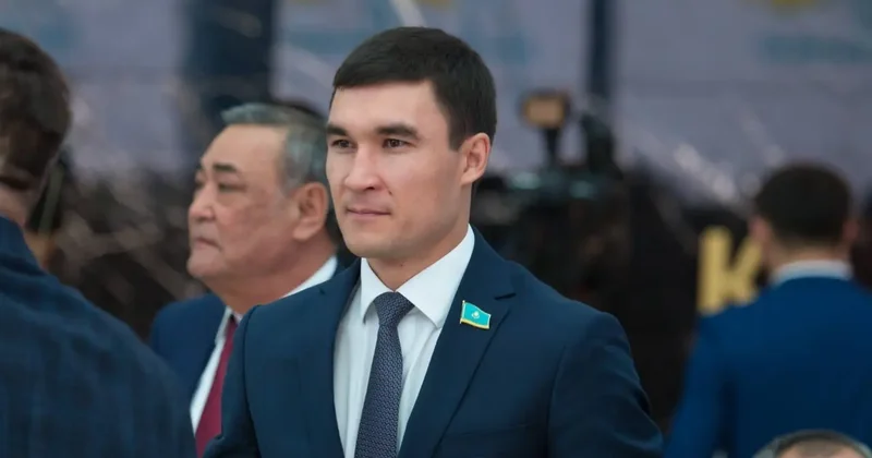 Серик Сапиев и Даурен Есимханов покинули свои посты в управлении спорта Карагандинской области
