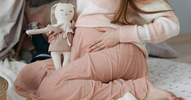 Школьница родила ребенка в Актобе: суд вынес приговор родственнику несовершеннолетней