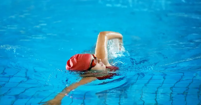 "Это не секция, а мера безопасности". Станет ли плавание обязательным предметом в школах Казахстана
