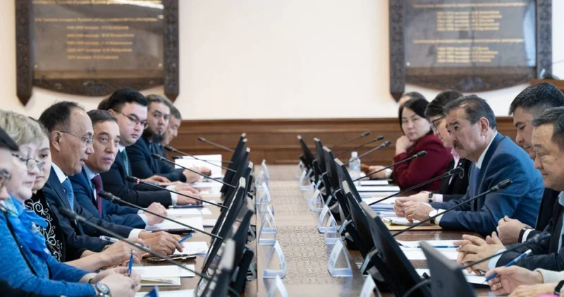 ЕҰУ да Қазақстан Республикасының Жаңа Конституциясы жобасының негізгі тұжырымдары талқыланды