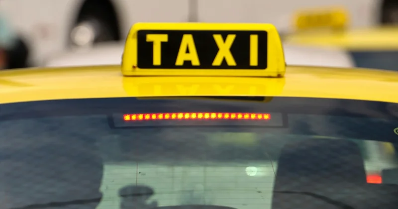 Қостанай облысында такси жүргізушісіне шабуыл жасаған екі тұрғын сотталды