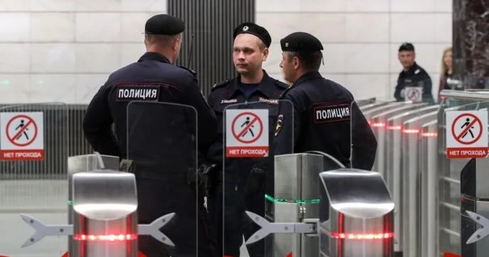 Мәскеу метросында жолаушылардың смартфондары тексеріледі