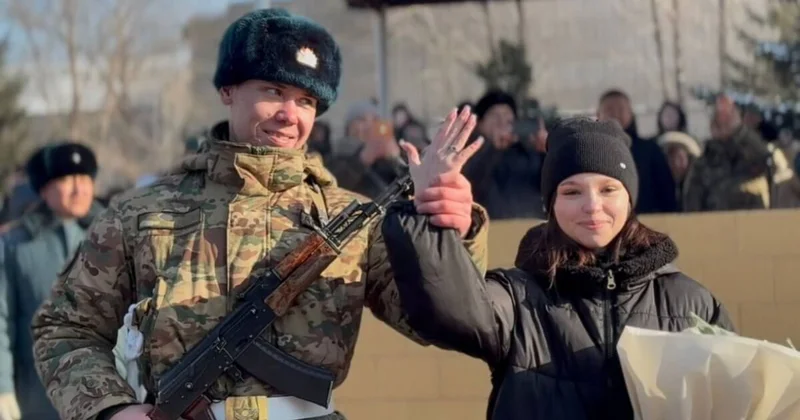 Предложение руки и сердца прозвучало во время присяги гвардейцев в Семее (ВИДЕО)