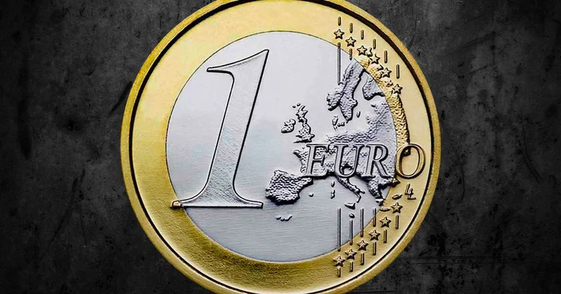 Бросание монет в фонтан Треви стало платным