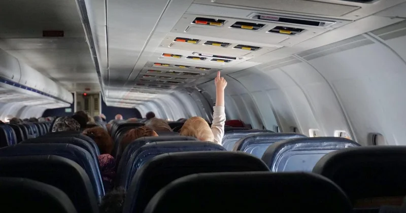 Эвакуация казахстанцев из Дубая: первых пассажиров доставили в Астану и Алматы