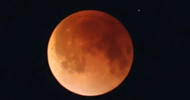 Айдың толық тұтылуы: Жер серігі Азияда, Еуропада және АҚШ та қызғылт түске енеді