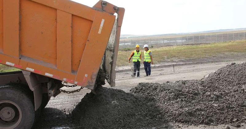 Бектенов поручил усилить контроль за ремонтом на автодорогах