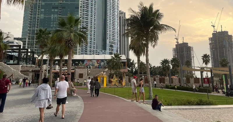 Школы закрыты, рестораны открыты : живущая в Дубае казахстанка рассказала о ситуации там