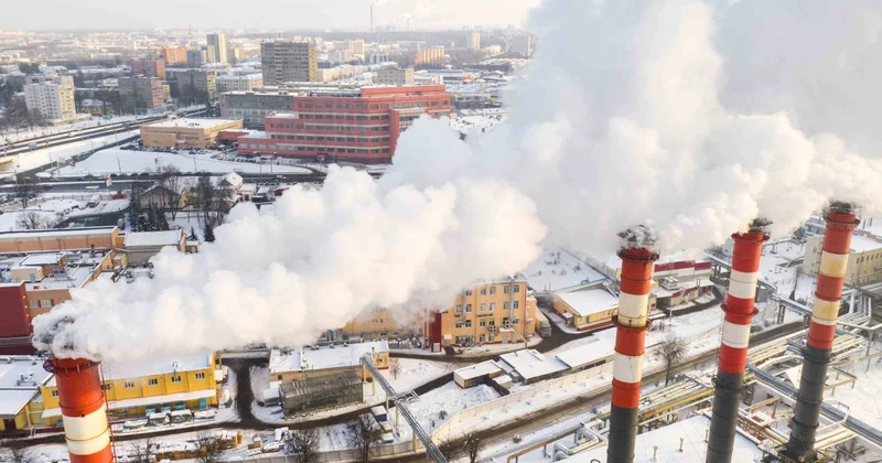АНПЗ выбросил в воздух токсичные вещества: дело передано в суд
