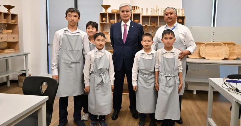 Шикізаттық тәуелділіктен сенімді өсімге: Тоқаевтың президенттігінің жеті жылы