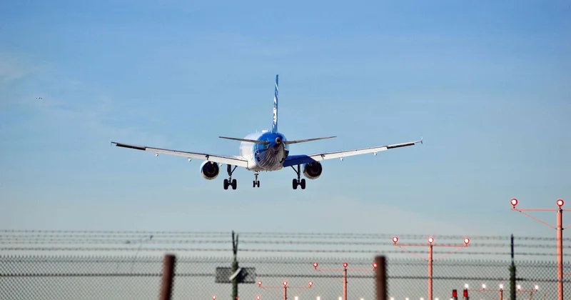 Казахстан эвакуирует граждан с Ближнего Востока: данные по рейсам и телефоны помощи