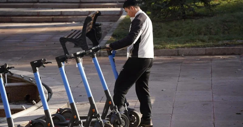 Электросамокатчики под прицелом: камеры начнут фиксировать нарушения в Астане