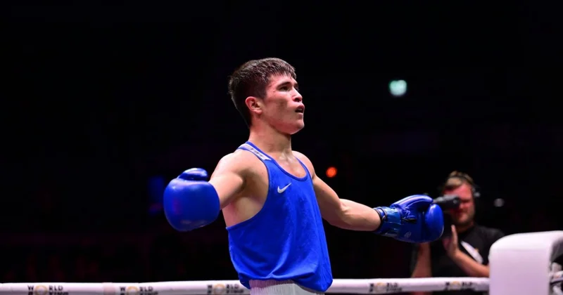 Боксер Торехан Сабырхан выиграл бой за медаль чемпионата Азии