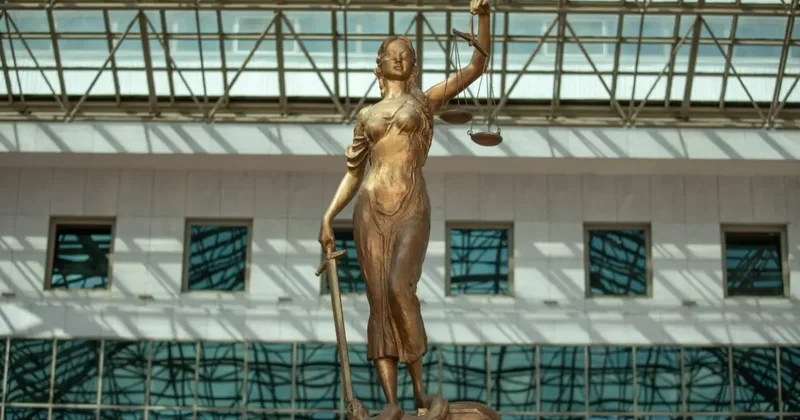 Экс главу авиаремонтного завода осудили за многомиллионное хищение в Актобе