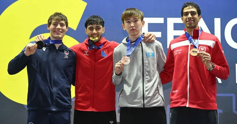 Казахстанец завоевал историческую медаль на ЧМ по фехтованию в Бразилии
