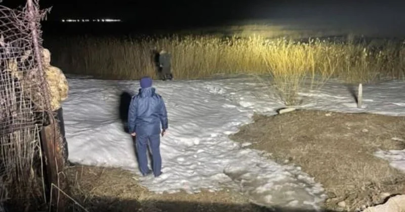 Четыре часа в воде: мужчину обнаружили среди камышей в Акмолинской области