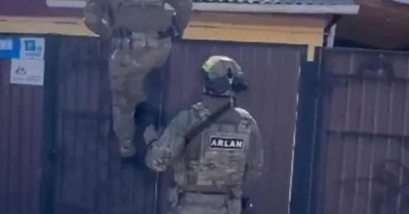 Спецоперация в Талдыкоргане: задержаны два иностранца (видео)