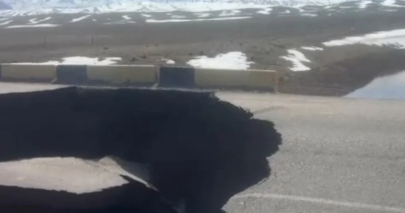 Алматы облысында еріген қар суы салдарынан жол опырылып түсті video