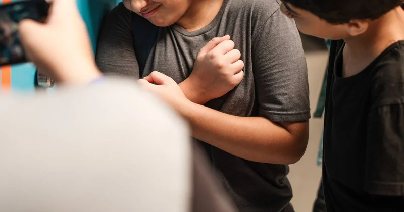 Старшеклассники ставили на колени : директора школы уволили в Шымкенте из за фактов буллинга