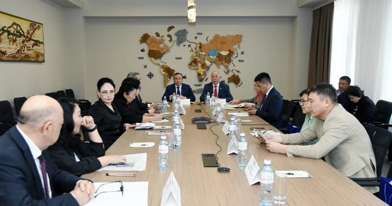 Өмірзақ Айтбаевтың 90 жылдығына арналған ғылыми жиын өтті