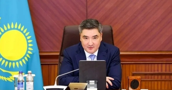 Бектенов: Пайдалы қазбаларды өндіру саласында инвесторларға жағдай жасау Үкіметтің басым міндеті