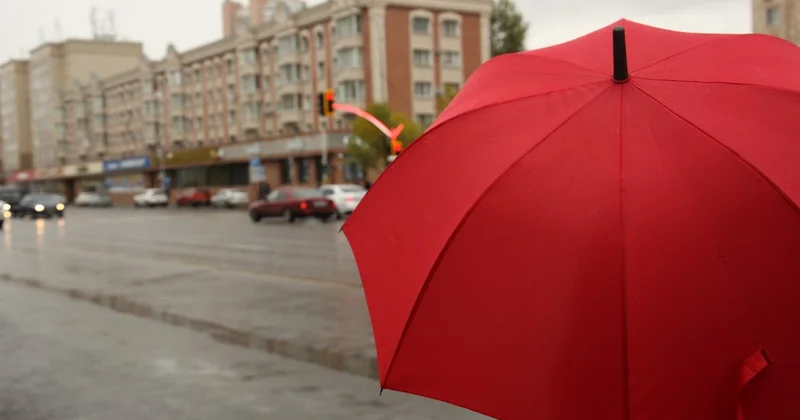 Дожди, грозы и град: казахстанцев предупредили о резкой смене погоды