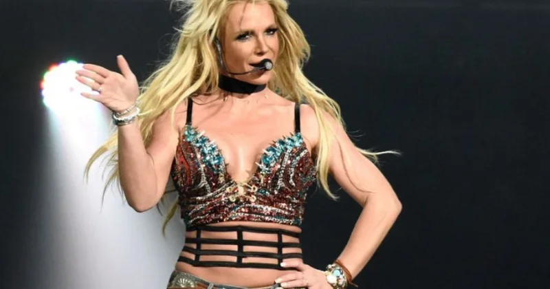 Сын Бритни Спирс взял фамилию матери после прекращения получения от нее денег