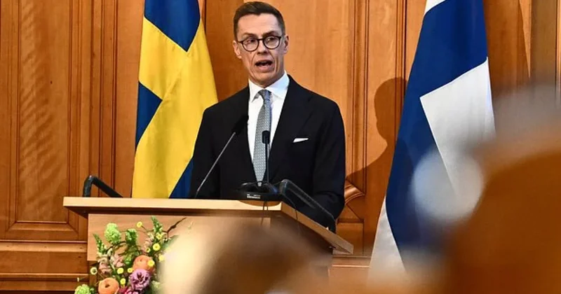 Президент Финляндии случайно попал за решетку вместе с женой