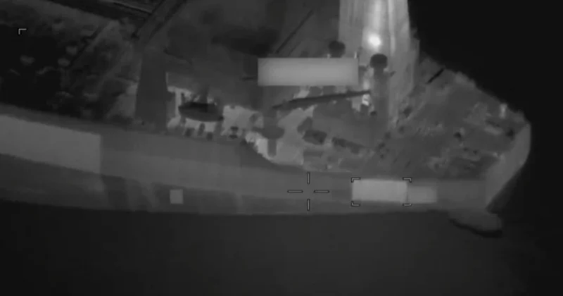 ​Иран Парсы шығанағындағы нысандарға зымыран және дрондармен шабуыл жасады: АҚШ қарымта соққы берді