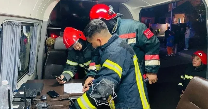В Астане загоревшаяся сауна едва не уничтожила соседний дом