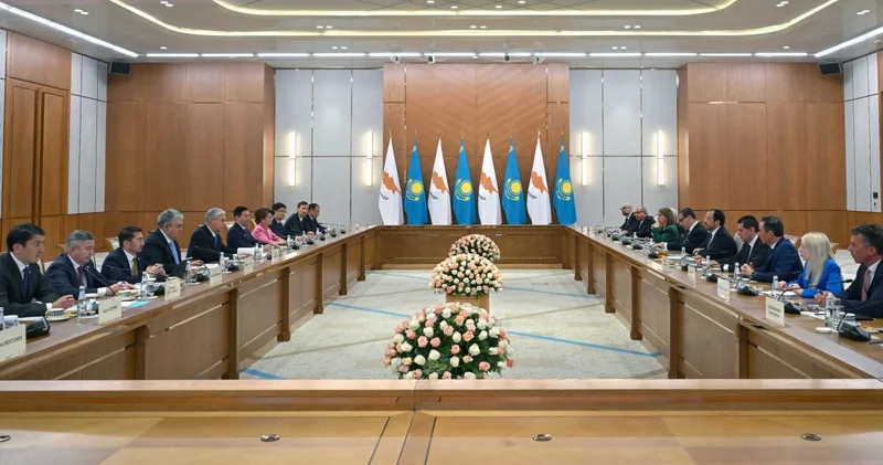 Токаев предложил Кипру разработать Дорожную карту экономического сотрудничества