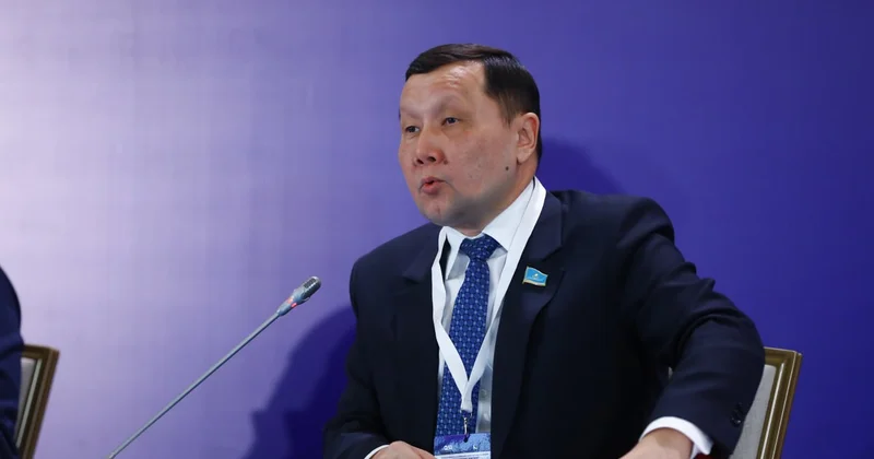Гибрид көліктерге салынған қосымша салық: Депутат шенеуніктерді жауапқа тартуды сұрады