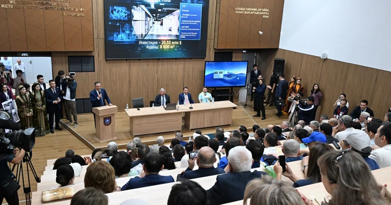 Түлектерден білім ордасына ерекше тарту