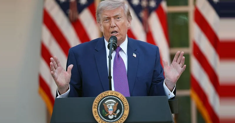 Не купается и не играет в гольф: Трамп пожаловался на занятость от работы