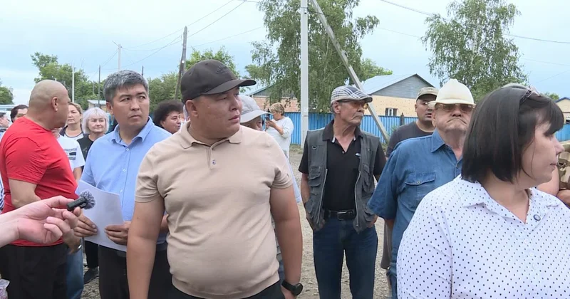Вода цвета кофе