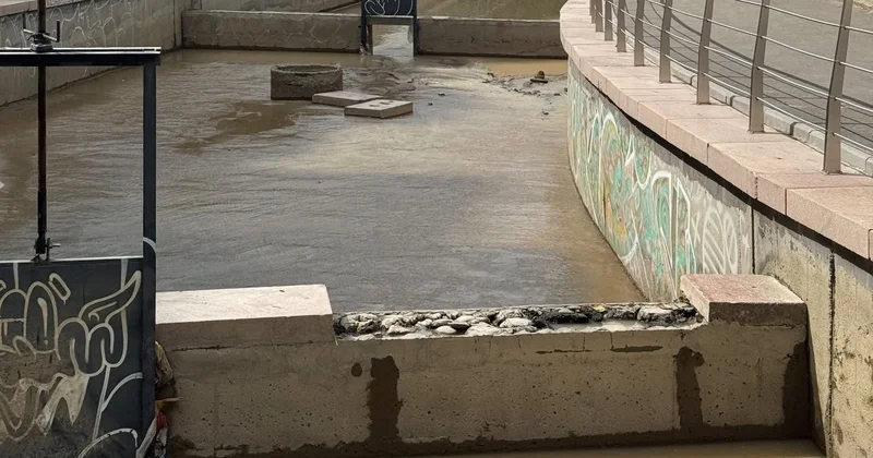 Не прошла проверку водой : на Большой Алматинке разрушились гранитные плиты