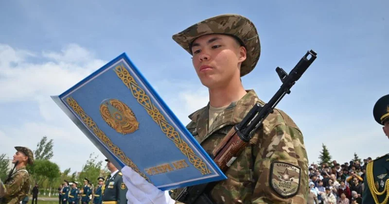 Более 21 тысячи казахстанцев призвали в армию по итогам весенней кампании
