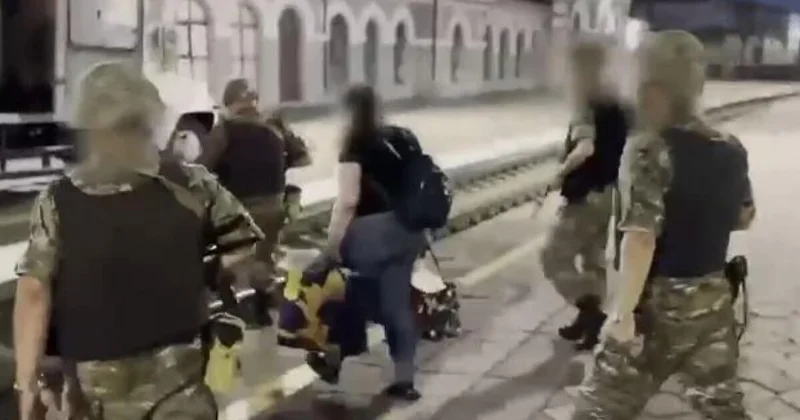 Скрывавшуюся в России казахстанку вернули на родину