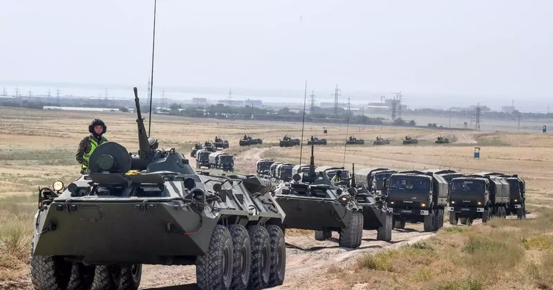 Қорғаныс министрлігі жолдарда әскери техника жүретінін ескертті