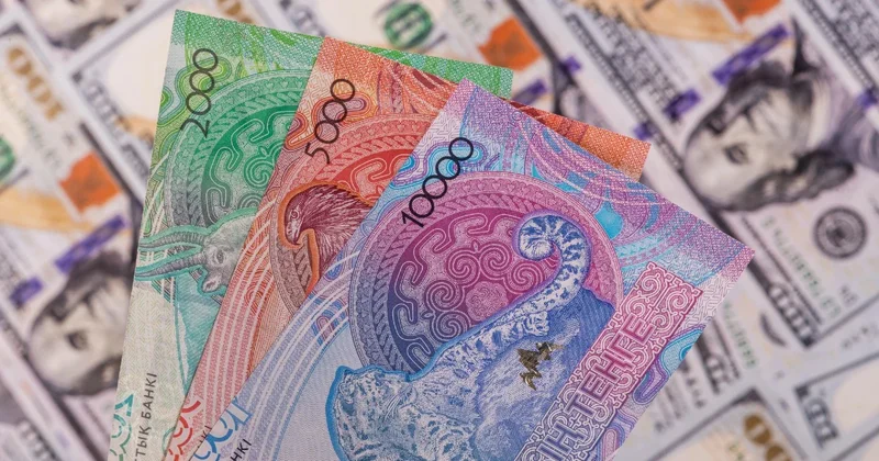 Курс доллара в Казахстане к октябрю спрогнозировали эксперты