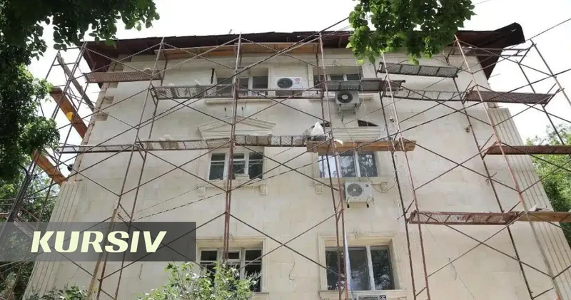 В Алматы обновили фасад и кровли домов за 272 млн теңге частных средств