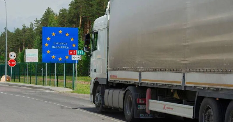 ​Беларусьтен шығатын көліктер кезегі алты есе артты