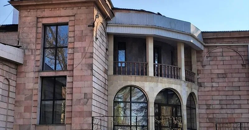 Продолжаем оборачивать историю в пластик : алматинка возмутилась реновацией пожарного депо